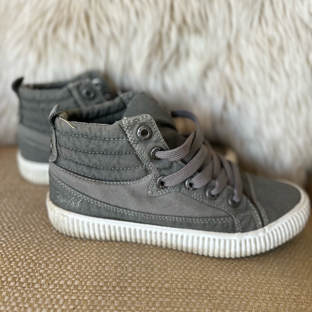 ⭐️SALE⭐️ Blowfish - High Top Sneakers - Picture 4 of 7
